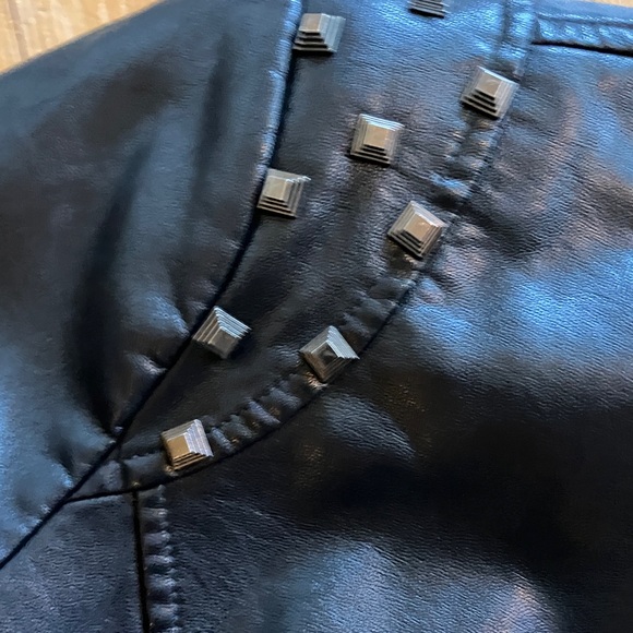 Black Leather Women's Jacket - Picture 4 of 14